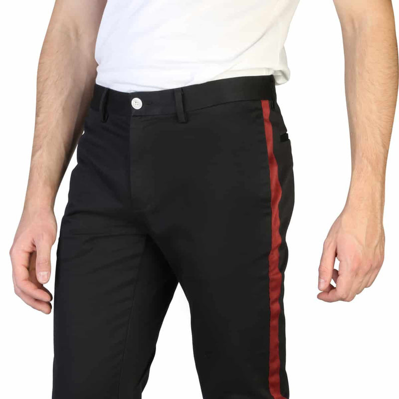 Pantaloni da Uomo Tommy Hilfiger Neri con Strisce Laterali Rosse