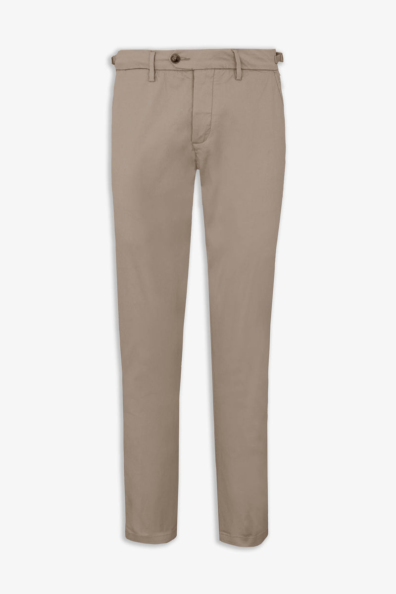 Pantalone chino armaturato con cinturini sabbia