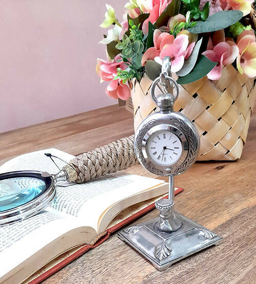 Orologio da Tavolo e Scrivania con Numeri Romani Vintage- Fermacarte con Supporto in Peltro Massiccio 15 x 7 cm