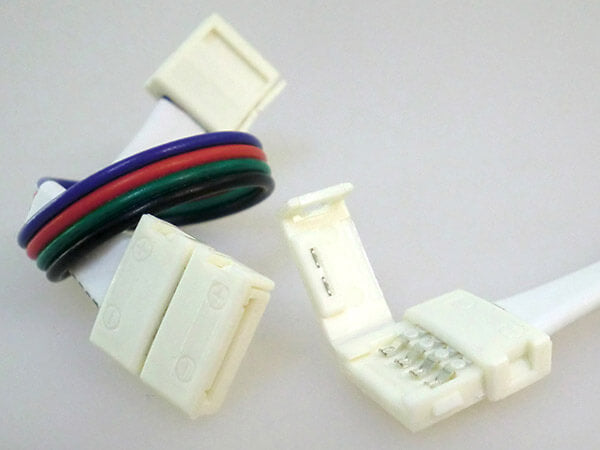 4 PZ Connettore 12mm Per Collegare Due Strip Led Smd RGB 5050 Senza Saldare