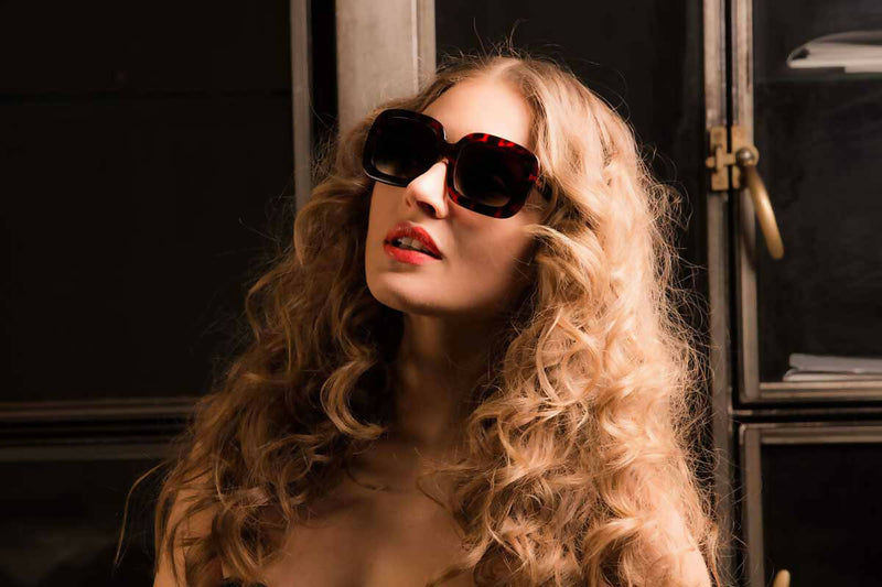 Occhiali da Sole Maculati da Donna Oversize Vintage in Plastica con Lenti Marroni